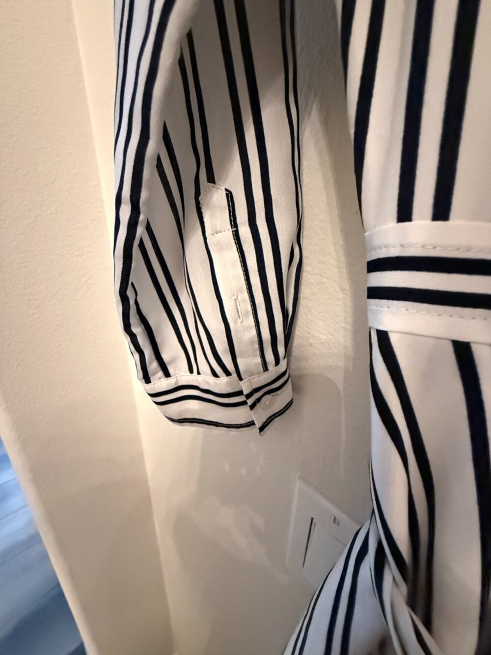 Banana Republic Dress - Size 6 - Picture 4 of 9